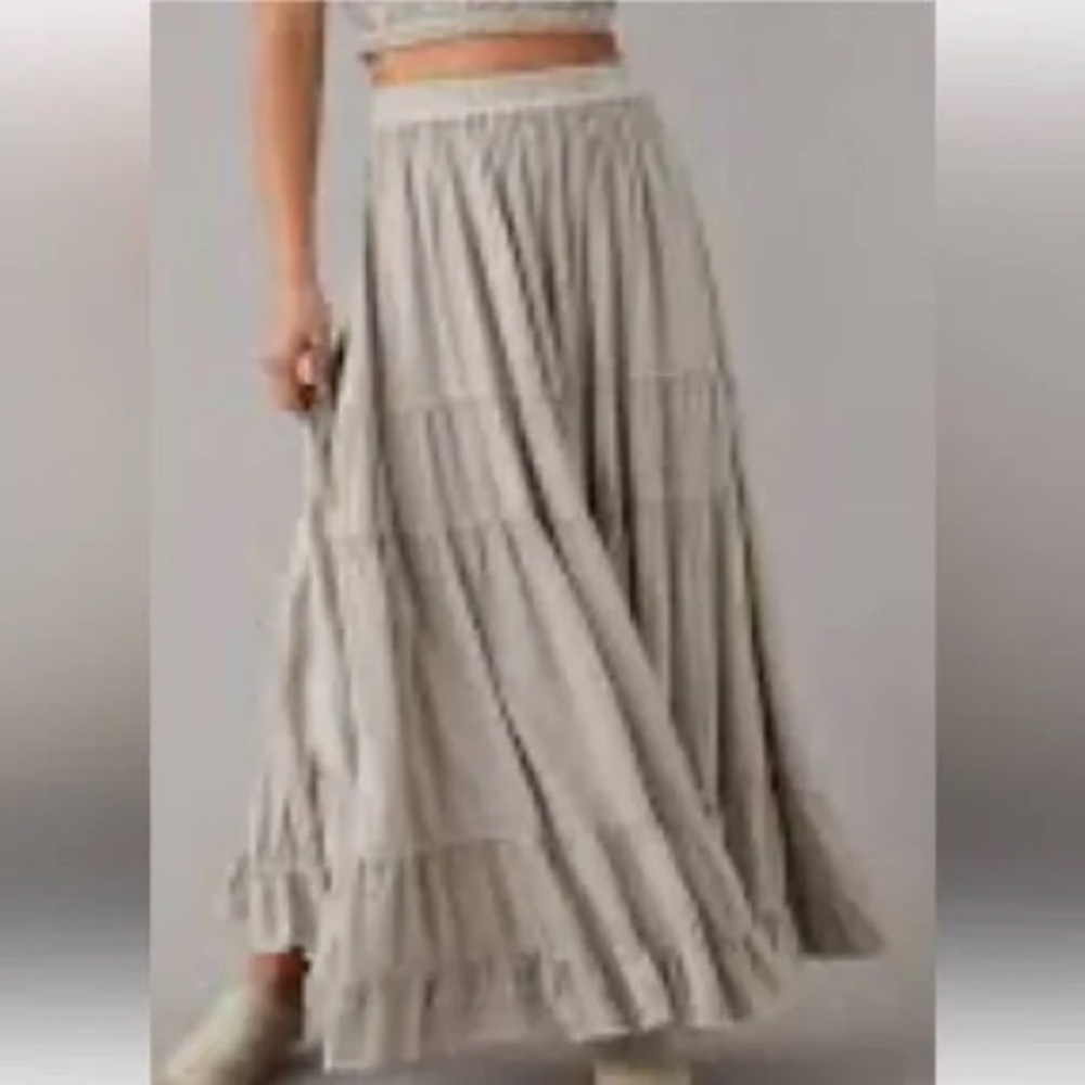 AE tiered flowy Maxi Skirt EUC Sz L